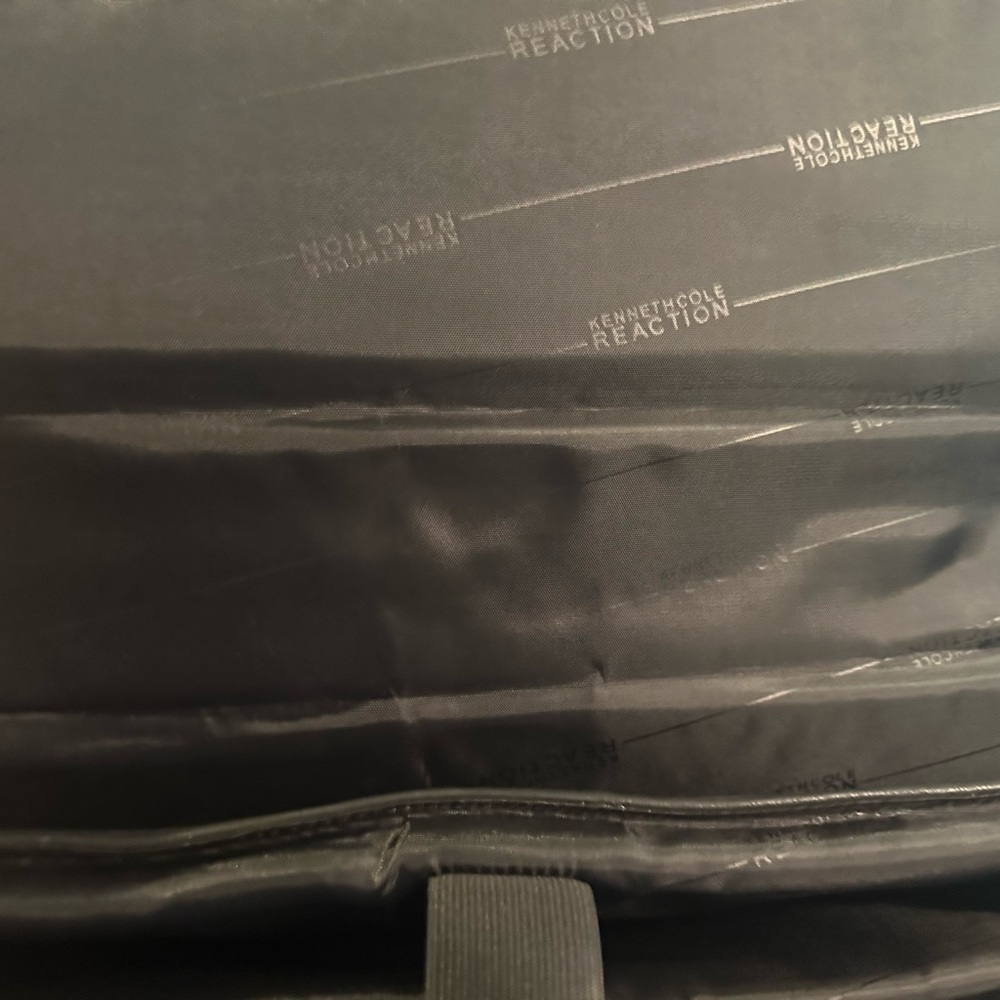 Kenneth Cole Reaction black leather laptop bag. - Picture 4 of 7
